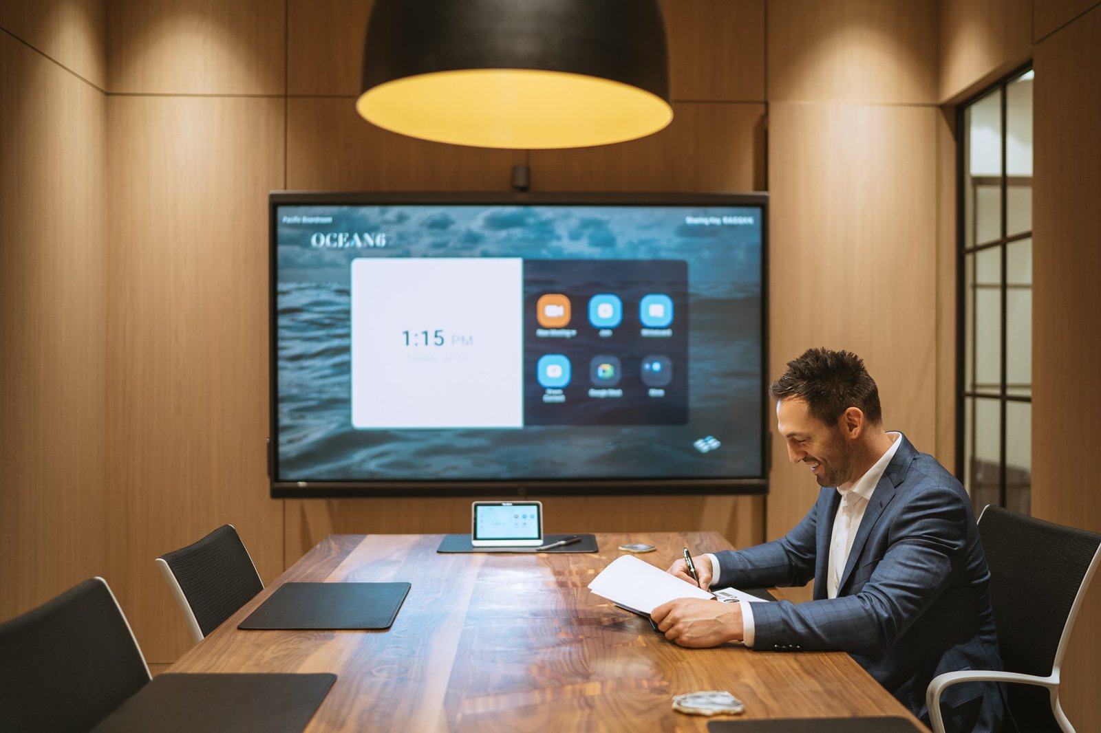Ocean 6 advisors collaborating on a client plan